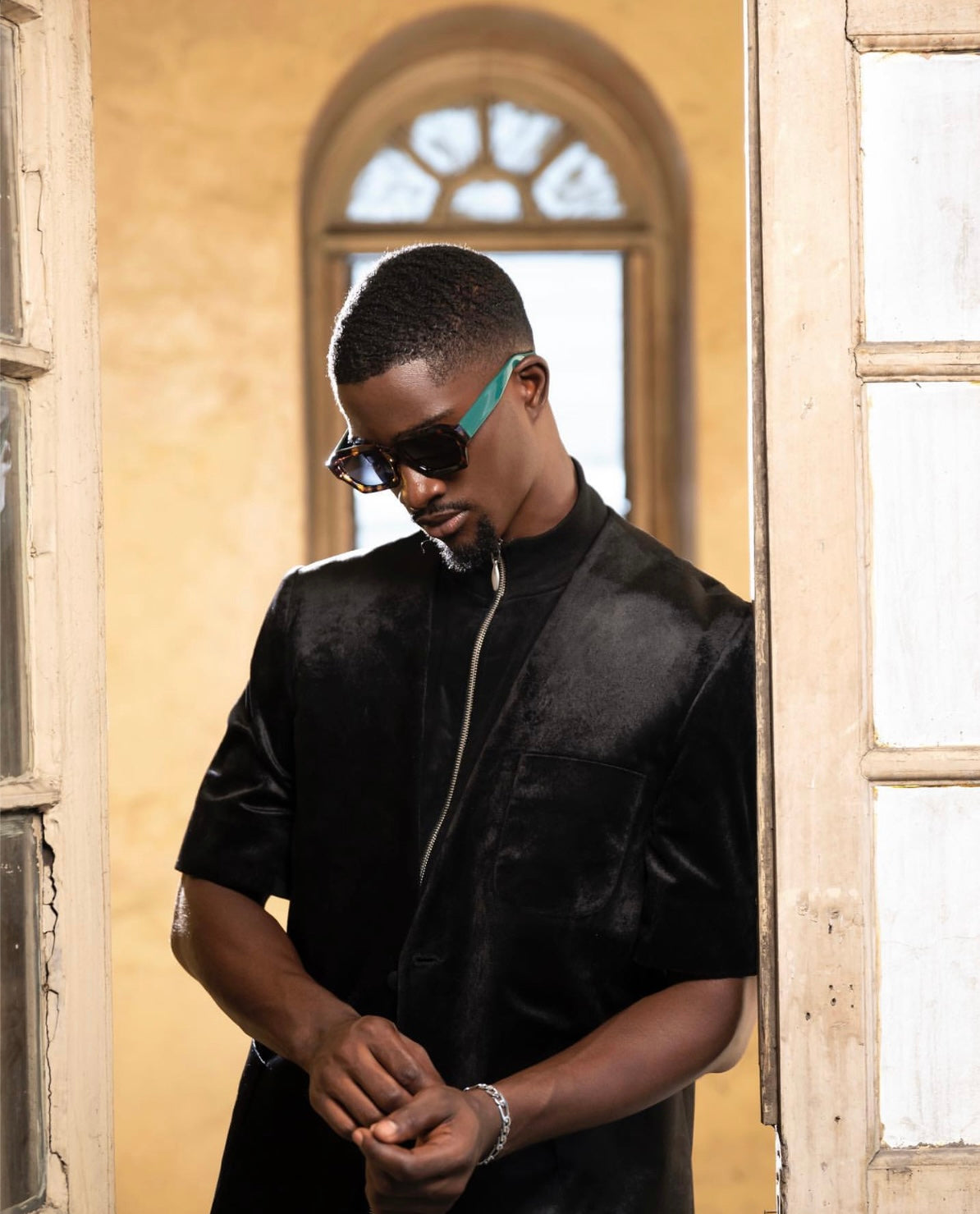 RENLE Safari-Inspired Lapelless Jacket